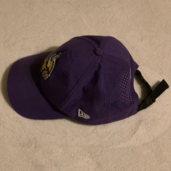 Minnesota Vikings hat - Picture 2 of 8